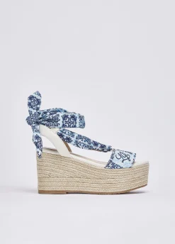 Sandali zeppa con foulard