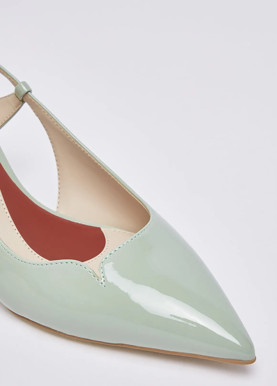 Slingback in vernice