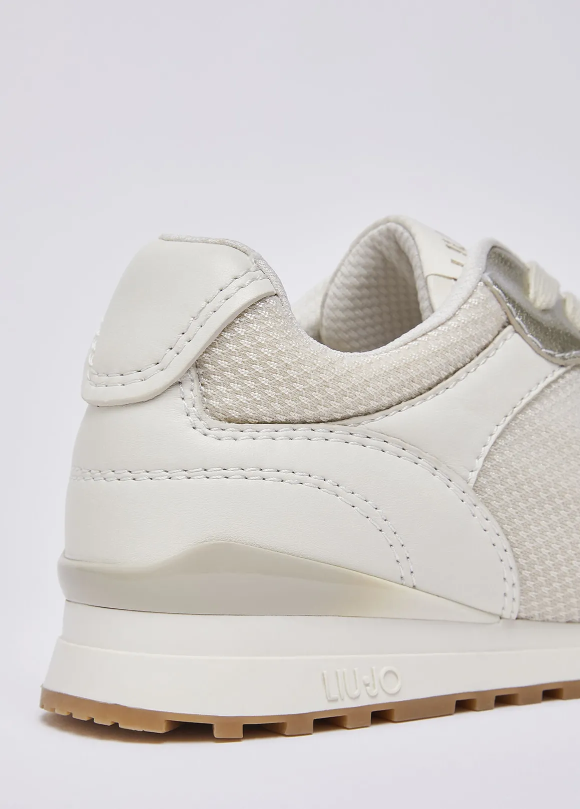 Sneakers con dettagli in mesh