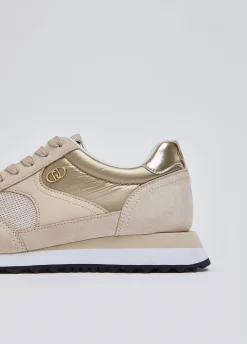 Sneakers in brighty mesh