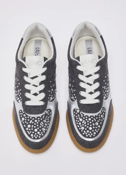 Sneakers in denim e pietre gioiello
