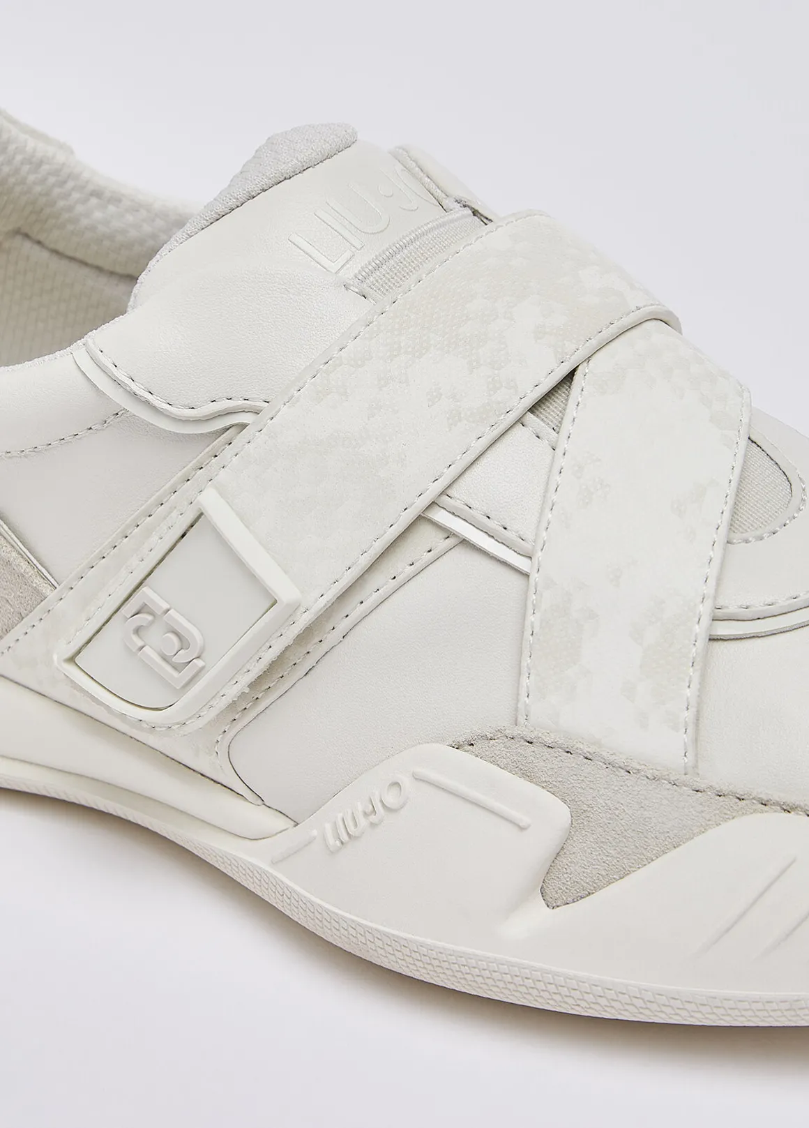 Sneakers in pelle con velcro