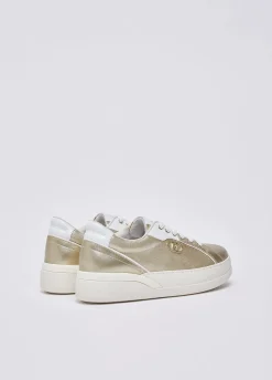 Sneakers in pelle laminata