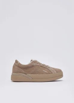 Sneakers in suede