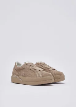 Sneakers in suede