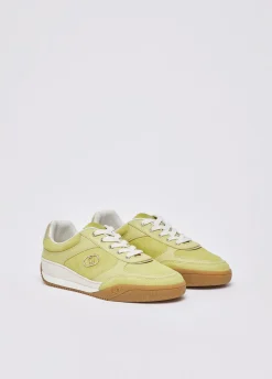 Sneakers in suede