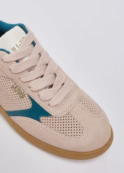 Sneakers in suede traforata