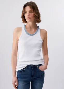 Top con dettagli gioiello