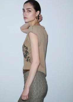 Top in jersey con ricamo