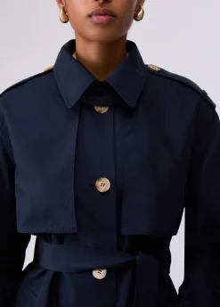 Trench lungo con foulard