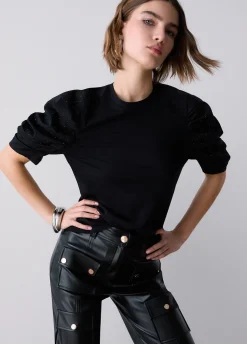 T-shirt bimateriale con maniche a sbuffo