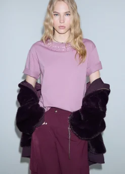 T-shirt con ricami gioiello