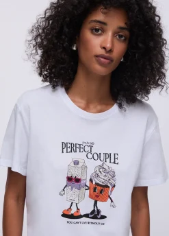 T-shirt con stampa e applicazioni
