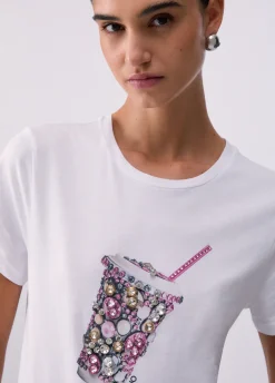 T-shirt con stampa e applicazioni