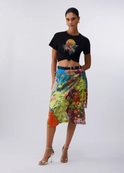 T-shirt con stampa e applicazioni