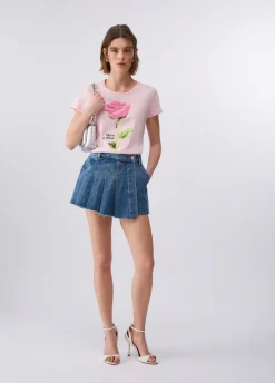 T-shirt con stampa e applicazioni