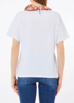 T-shirt in cotone con foulard