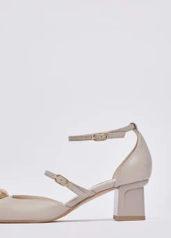 Two pieces in pelle