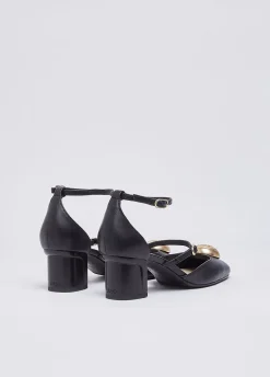 Two pieces in pelle